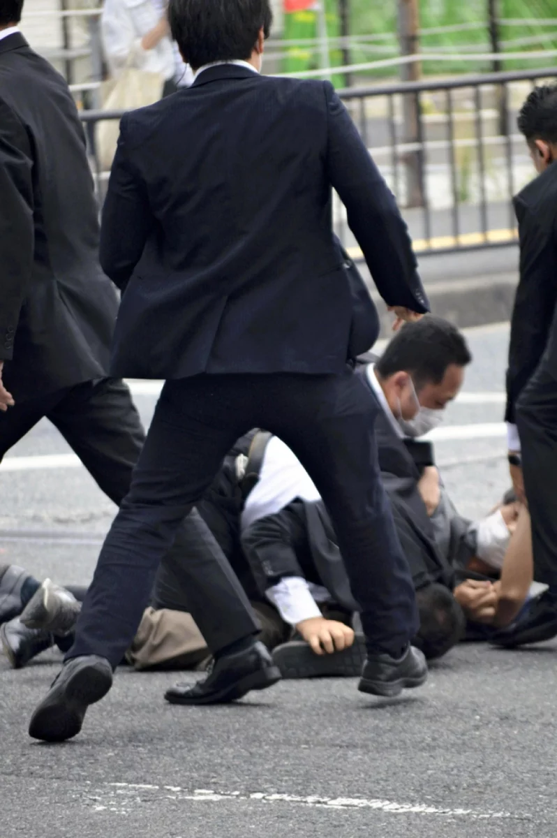 Shinzo Abe Pirovolismos Drastis2