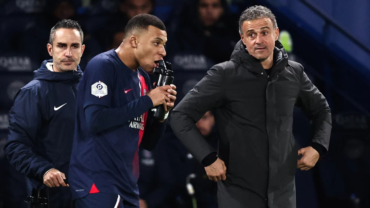 Luis Enrique Y Kylian Mbappe En El Duelo Entre El Psg Y El Metz En La Ligue 1