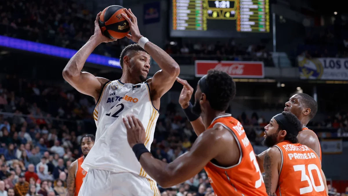 Nd Liga Endesa J16 Rm Valencia Tavares 1pc3823