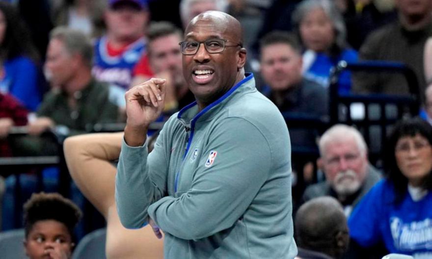 Kings Coach Mike Brown Agrees 084429