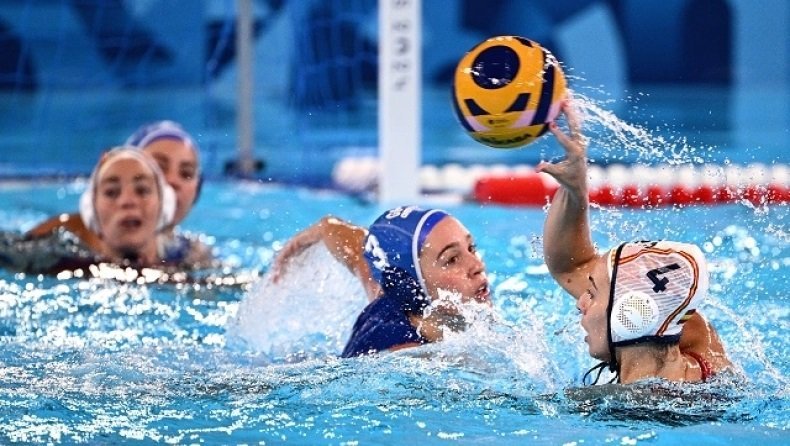 Polo Itta Apo Tin Ispania Gia Tin Ethniki Gynaikon