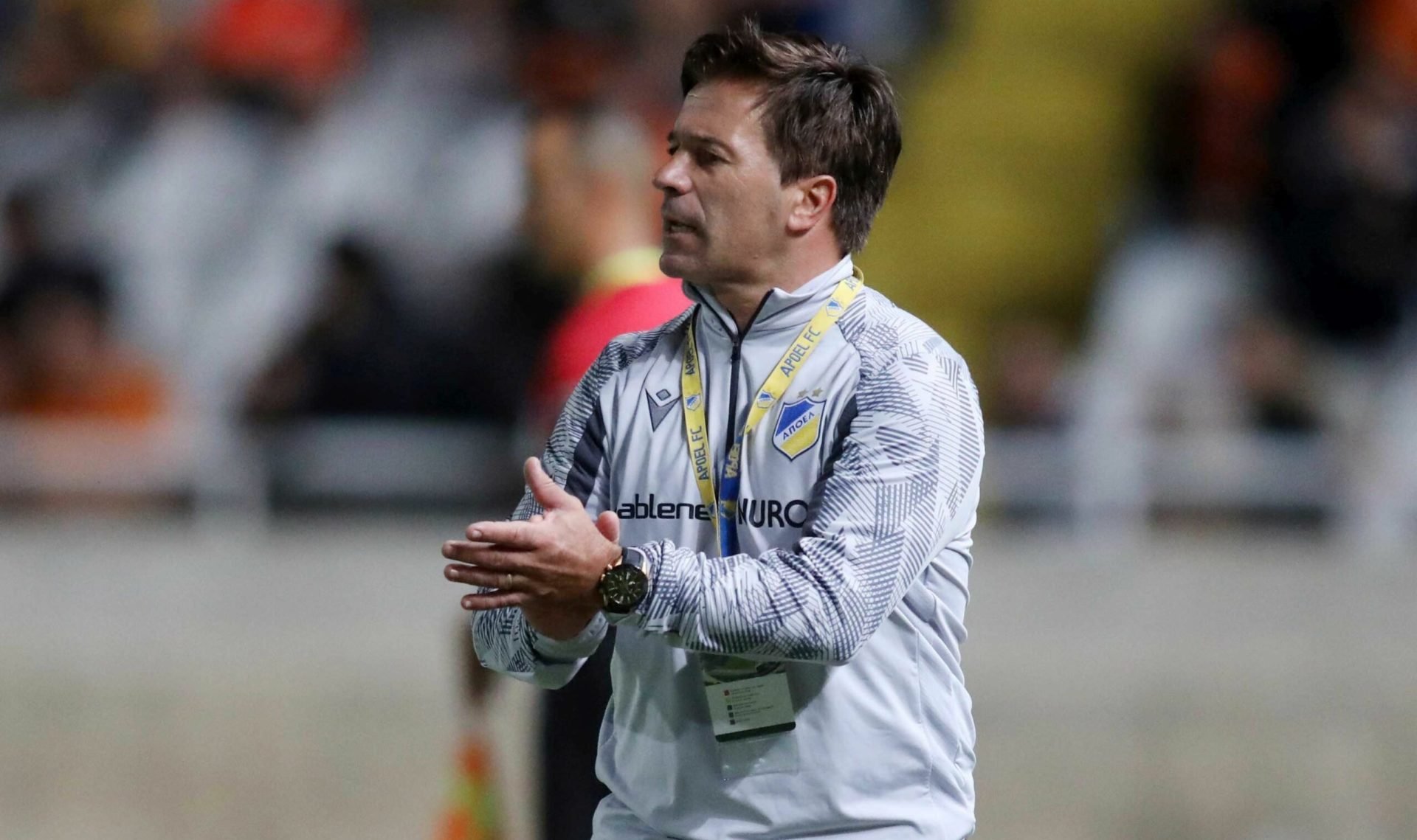 Apoel Coach Scaled