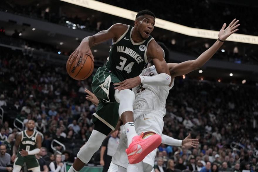 Giannis Cavs 055836