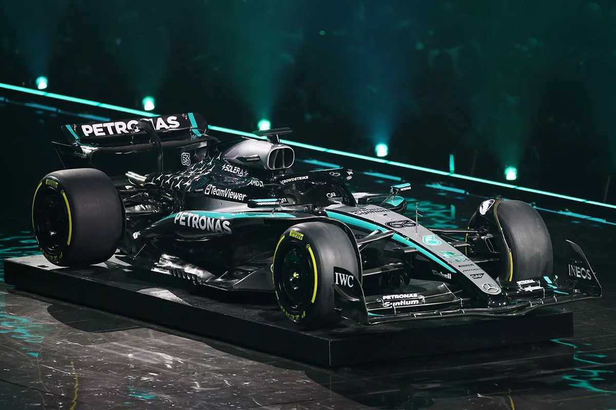 04 Mercedes Livery Launch Full