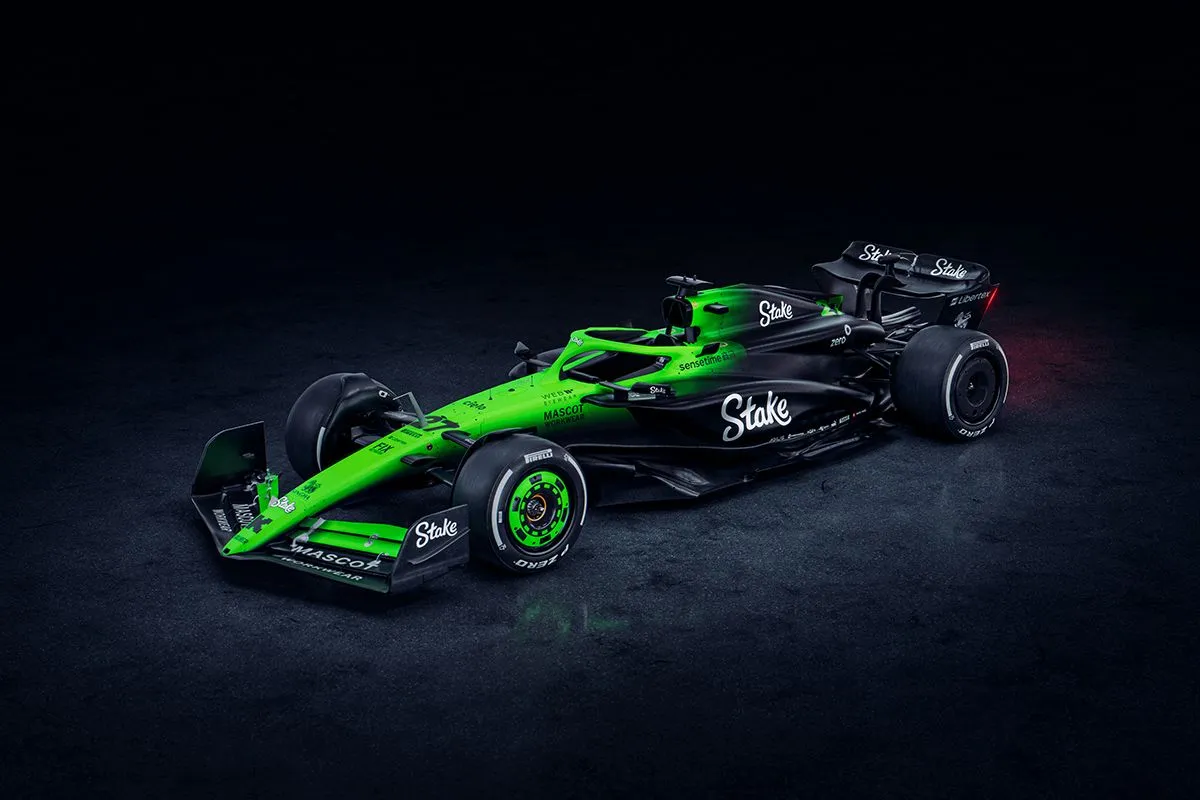 10 Stake Sauber Livery Launch2 Full