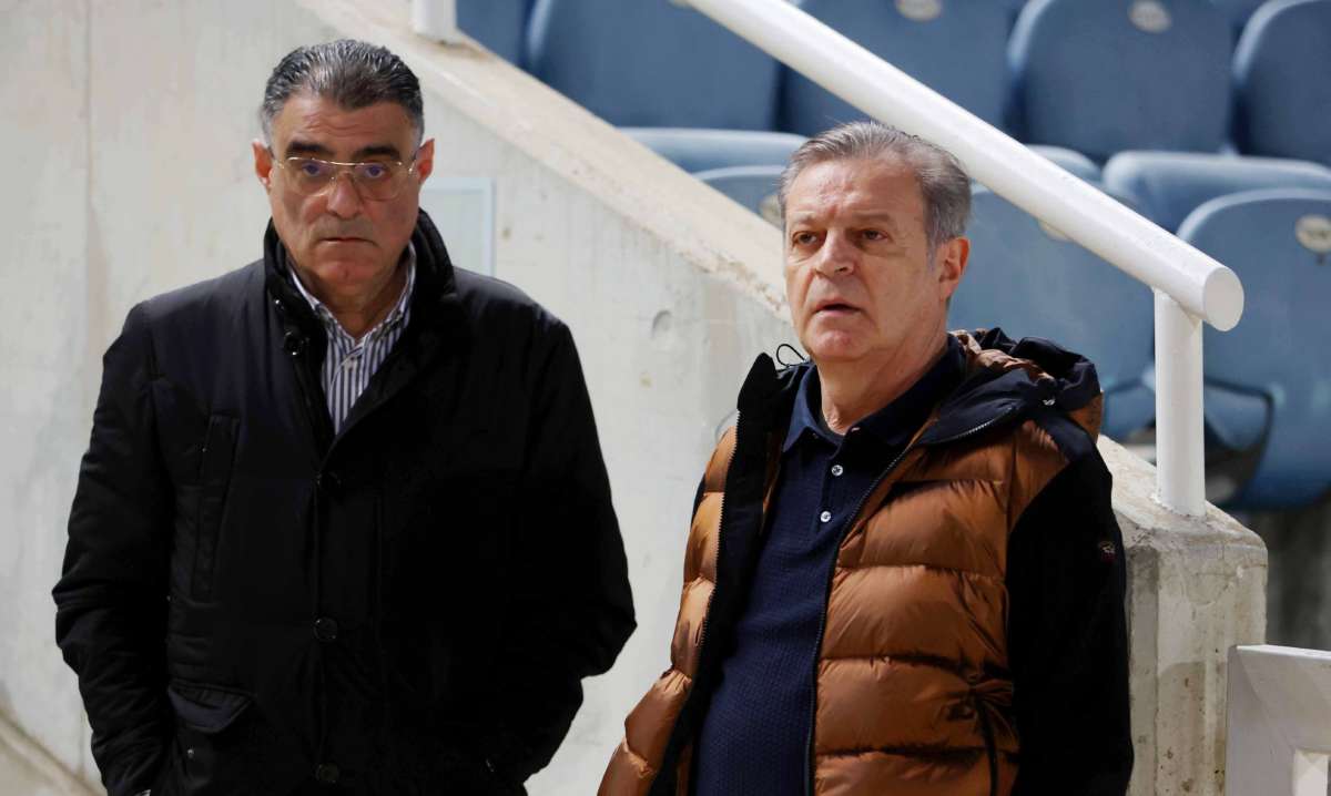 Petrides Kouyialis Apoel Dioikisi