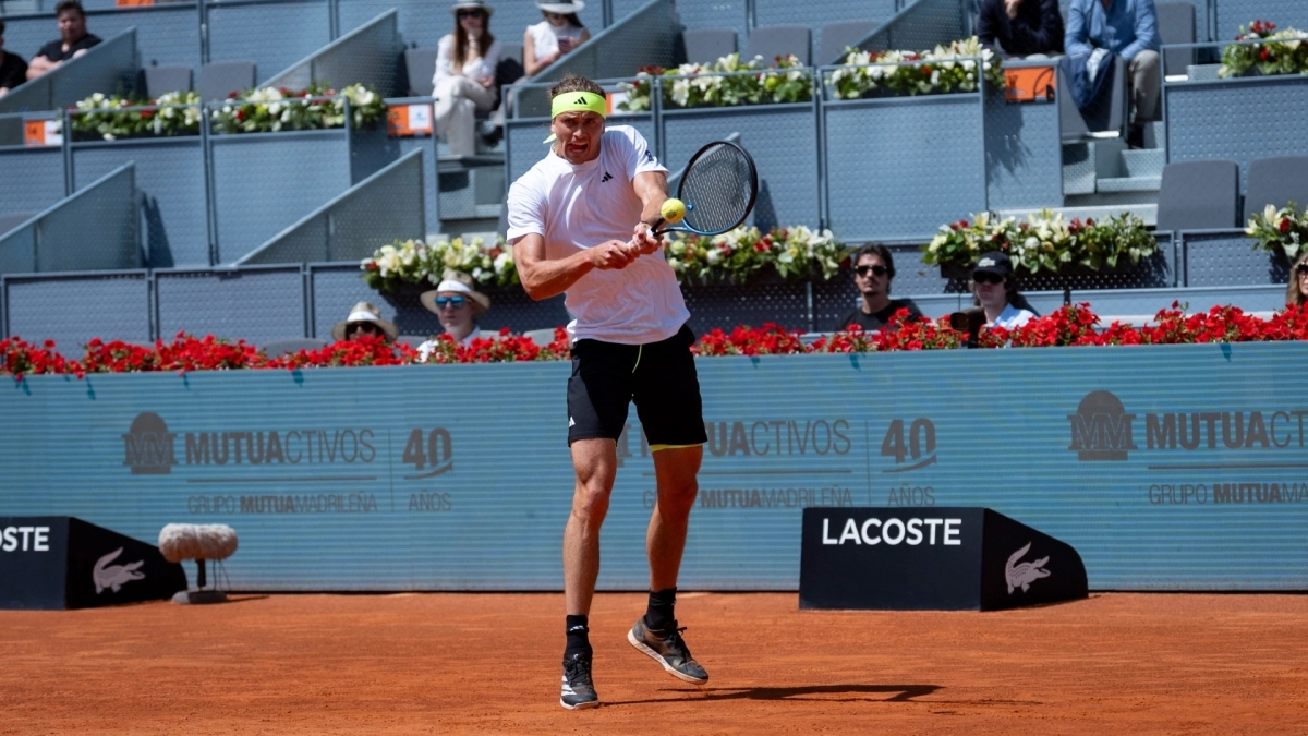 Sasha Zverev Madrid25 Backhand