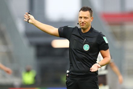 Referee Sven Jablonski 440nw 10817610ar