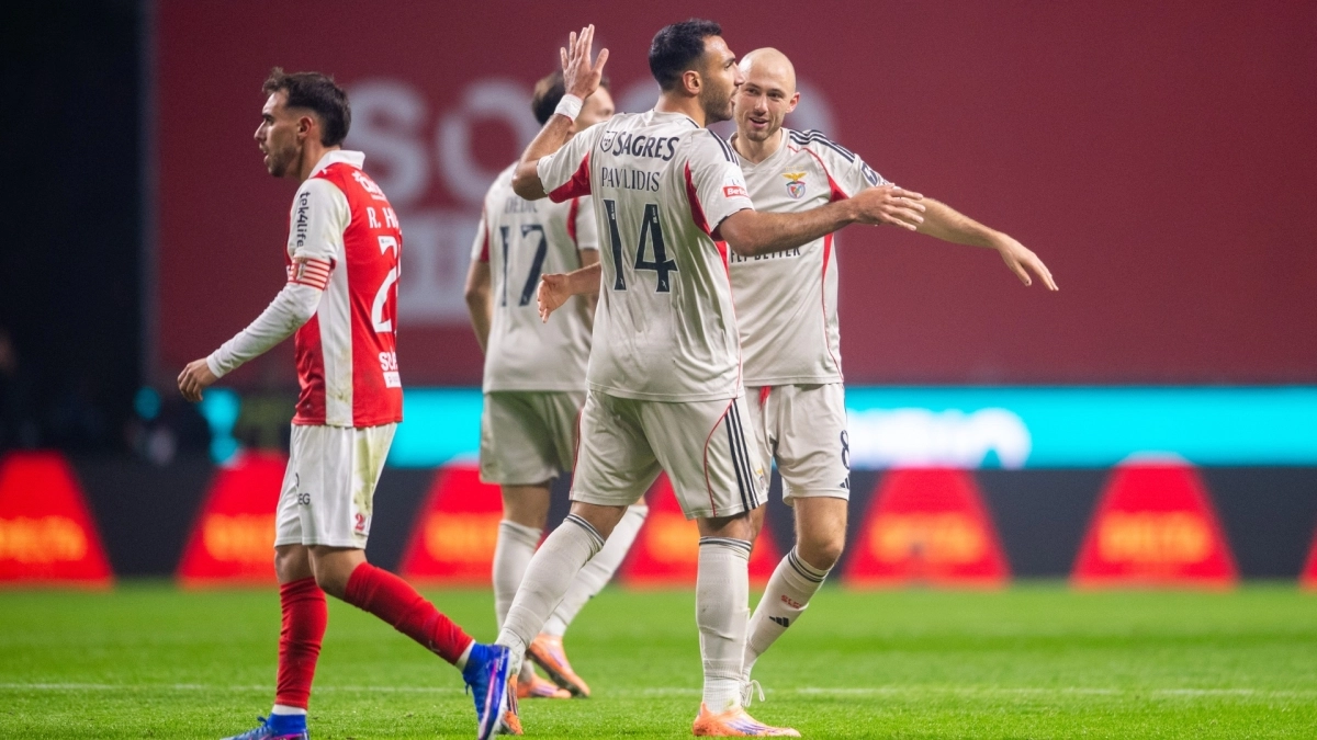 Pavlidis Benfica 6