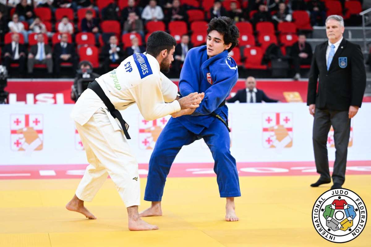 66kg Bronze Cyp Geo 1 17740245 1774024531