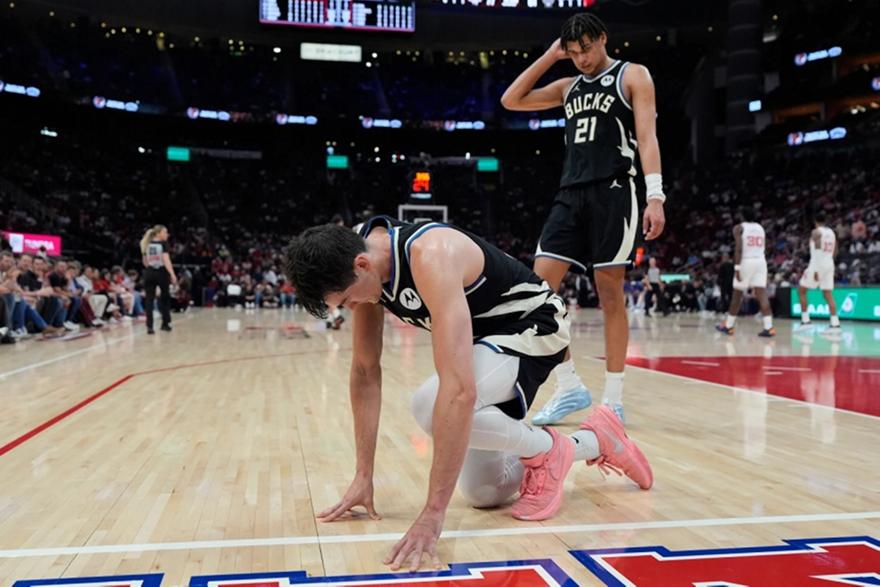 Bucks Rockets Score 064741