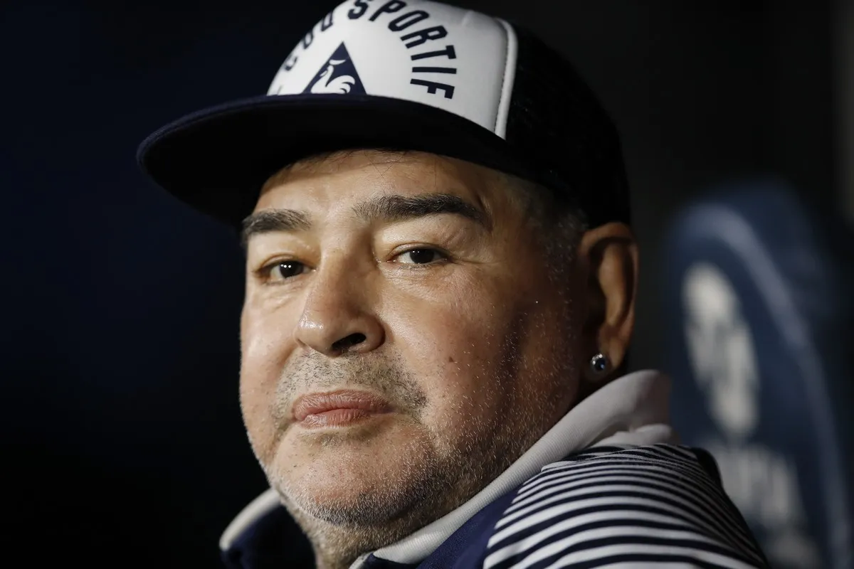 Maradona6 1200x800