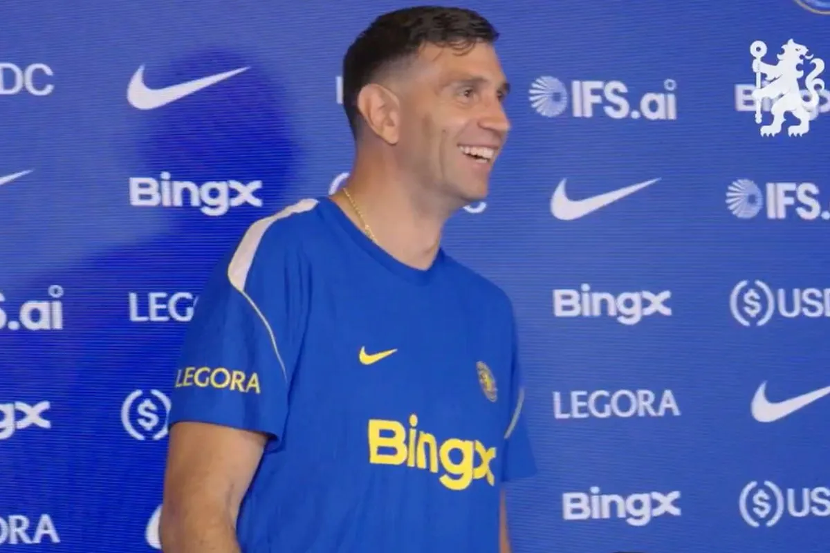 Emiliano Martinez 1200x800