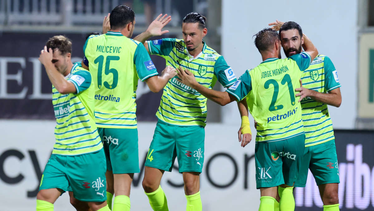 Aek Paiktes (2)