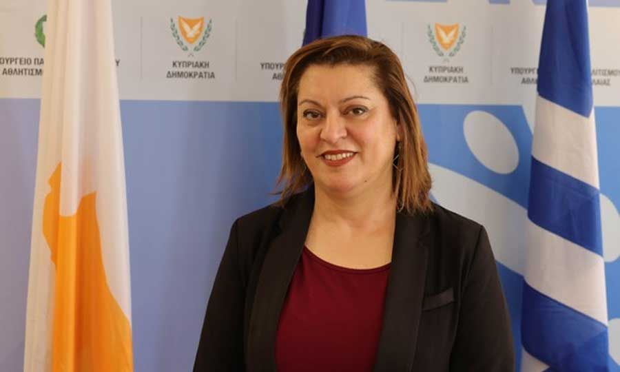Υπουργός Παιδείας: «Χορηγία €10.000 για το λεύκωμα του ΑΠΟΕΛ – Ο ΠτΔ θα ανακοινώσει μεγαλύτερη στήριξη» (vid)