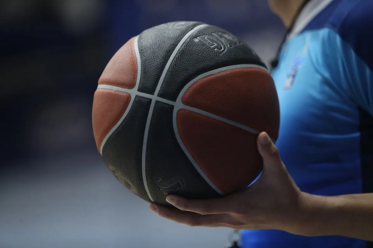 Ball 1200x800